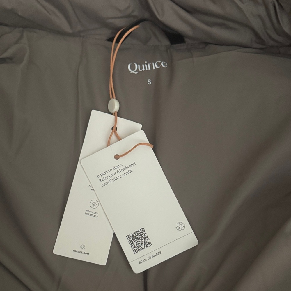 Quince Women's Puffer Jacket - Dark Gray - Picture 3 of 3